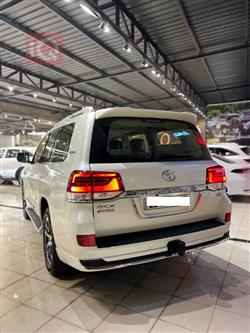 تويوتا لاندكروزر